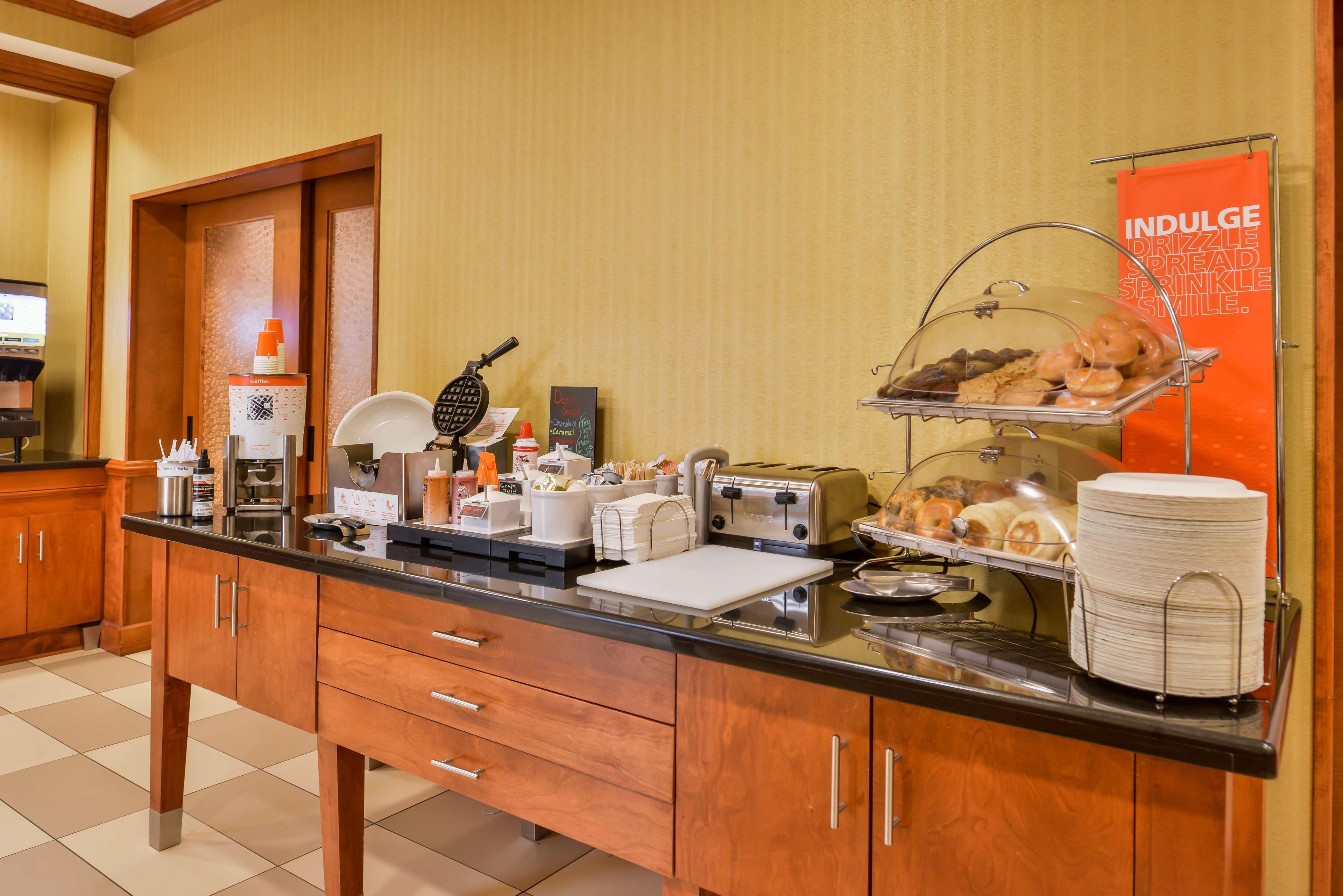 Hampton Inn Emporia Eksteriør billede